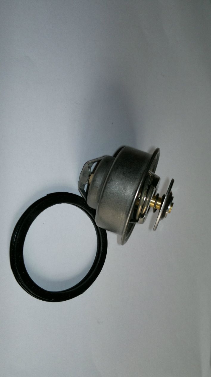 THERMOSTAT VOLVO PENTA SERIE 2000
ORG.NR. 875795-7
